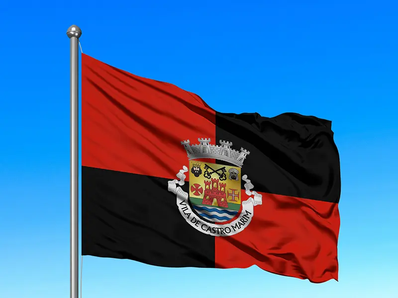 Bandeira do Município de Castro Marim em mastro