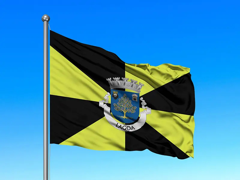 Bandeira do Município de Lagoa em mastro