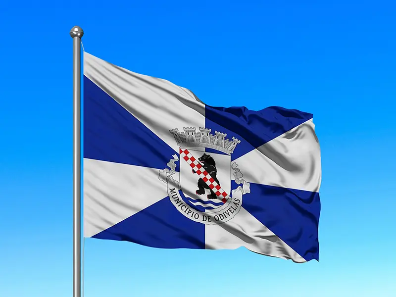 Bandeira do Município de Odivelas em mastro