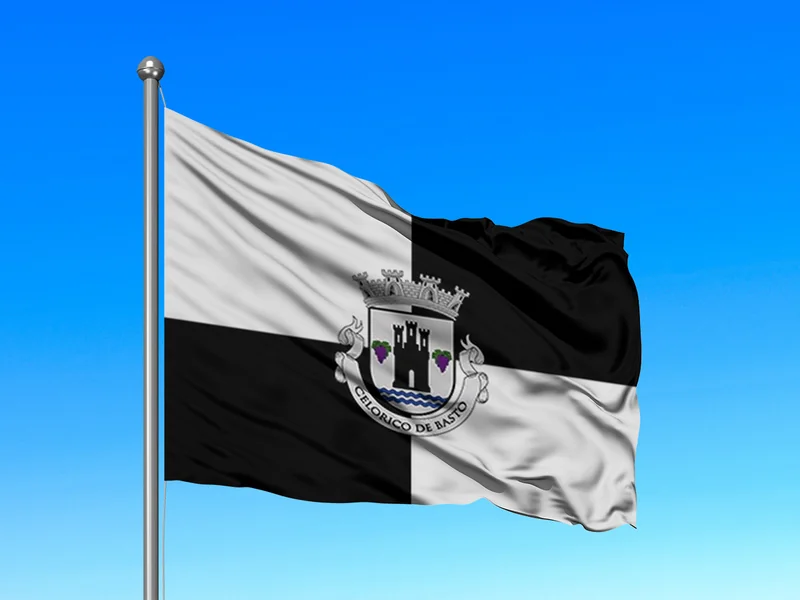Bandeira do Município de Celorico de Basto em mastro