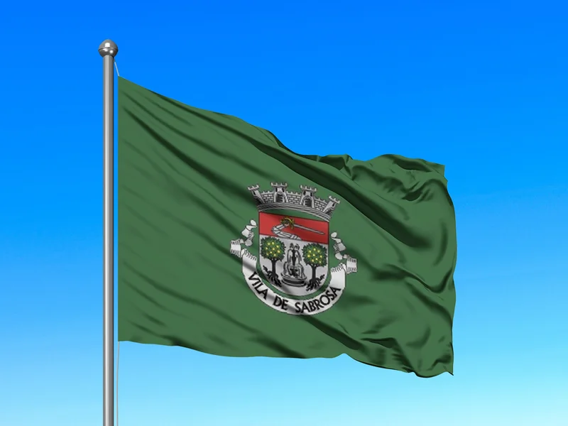 Bandeira do Município de Sabrosa em mastro