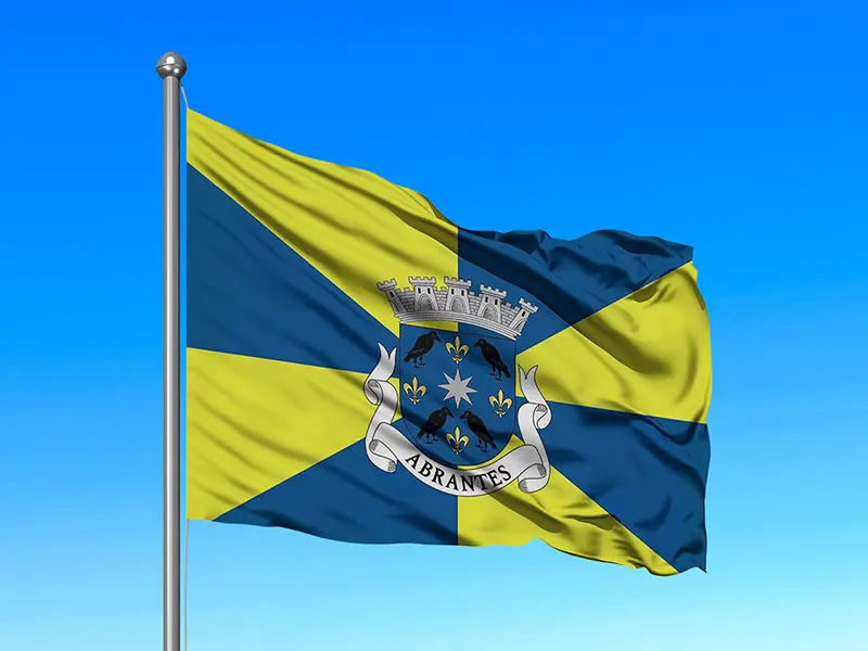 Bandeira do Município de Abrantes em mastro