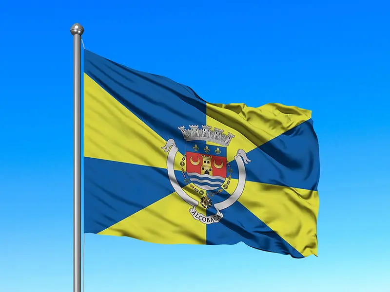 Bandeira do Município de Alcobaça em mastro