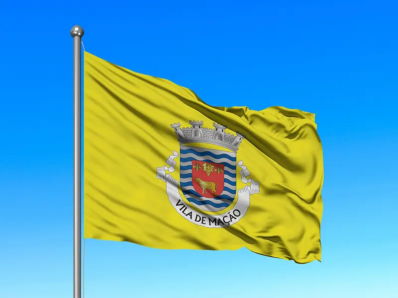 Bandeira do Município de Mação em mastro